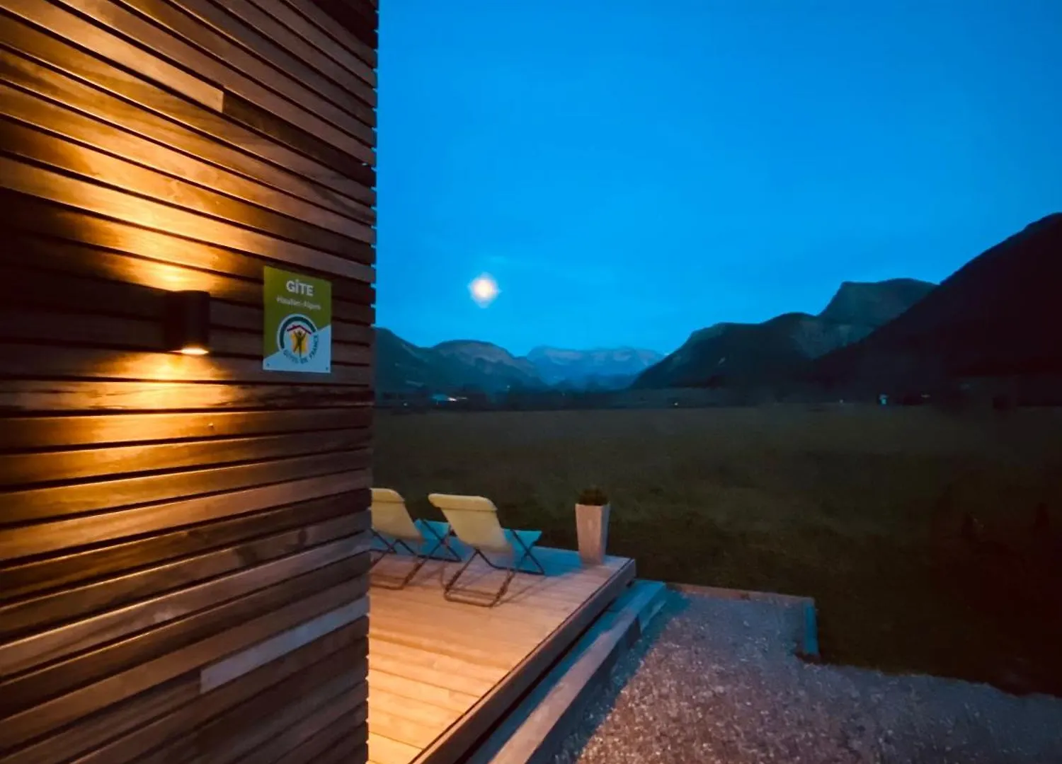 Casa de Férias Charmant Logement Entre Lac Et Montagne Rochebrune  França