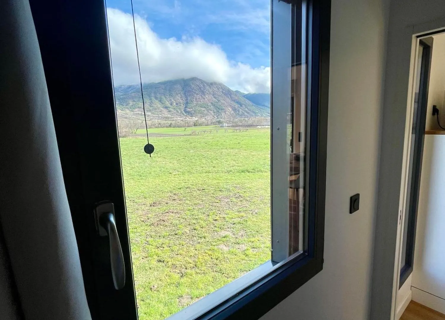 Charmant Logement Entre Lac Et Montagne Rochebrune  Casa de Férias